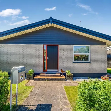 Antero - 600m From The Sea By Interhome