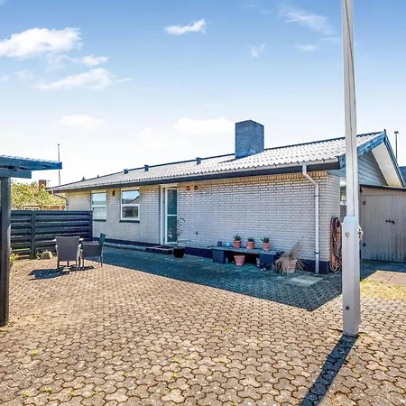 Antero - 600m From The Sea By Interhome Vakantiehuis